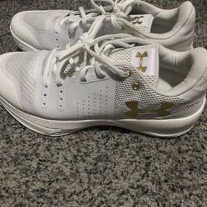 White tennis shoes worn 2 times.